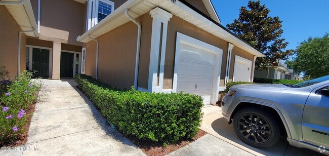 Building Photo - 401 Scrub Jay Dr Rental
