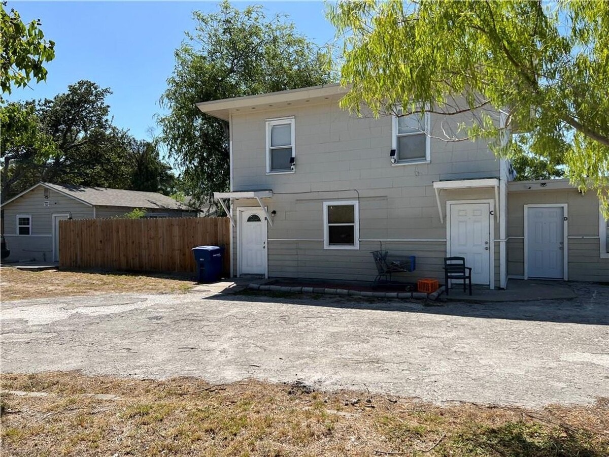 Photo - 902 W Lakeside Dr Unit 902 W. Lake Side Dr B