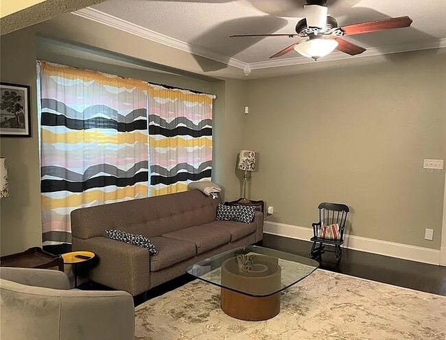 Vista de la sala de estar 2 - 419 E Belmar St