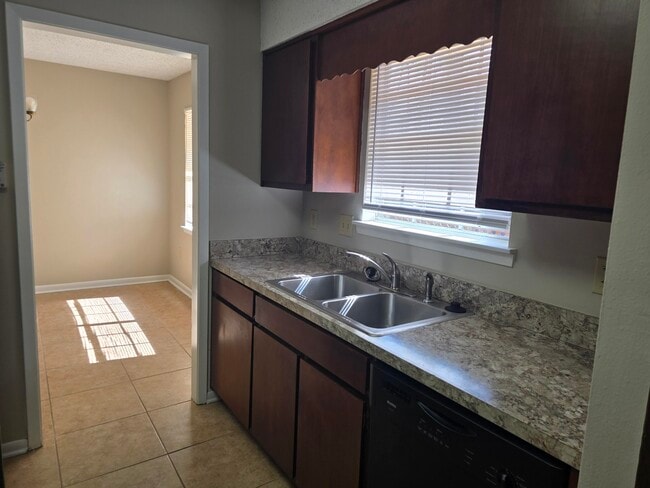 Photo - 309 Somerset Dr