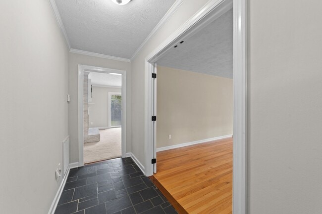 Photo - 204 McNeil Rd