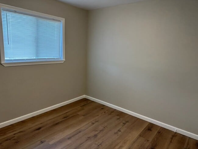 Photo - 1417-1417 College St Unit 1407