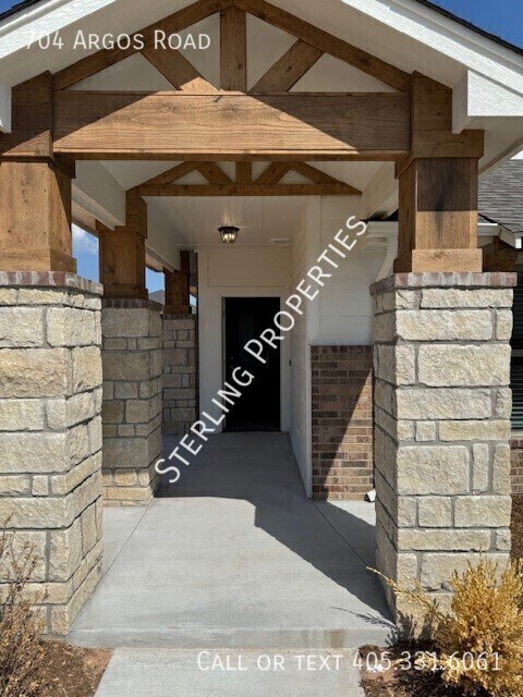 Photo - 704 Argos Rd