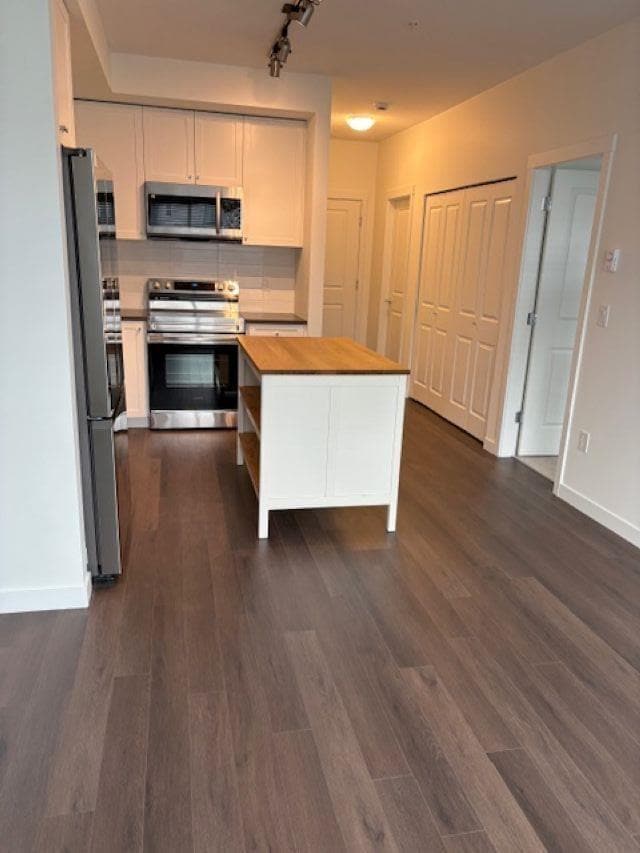 Photo - 8509-8158 158 St