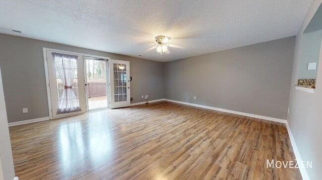 Photo - 107 Brightleaf Ct