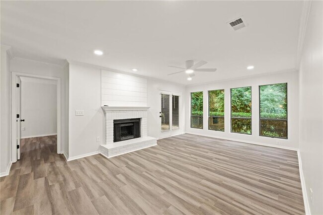 Photo - 521 Warm Springs Cir