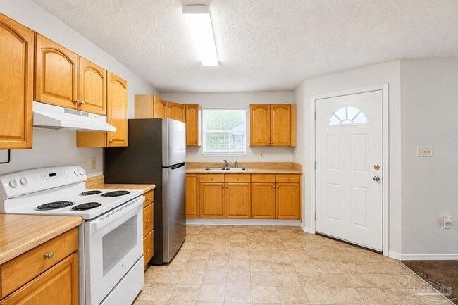 Photo - 624 N G St