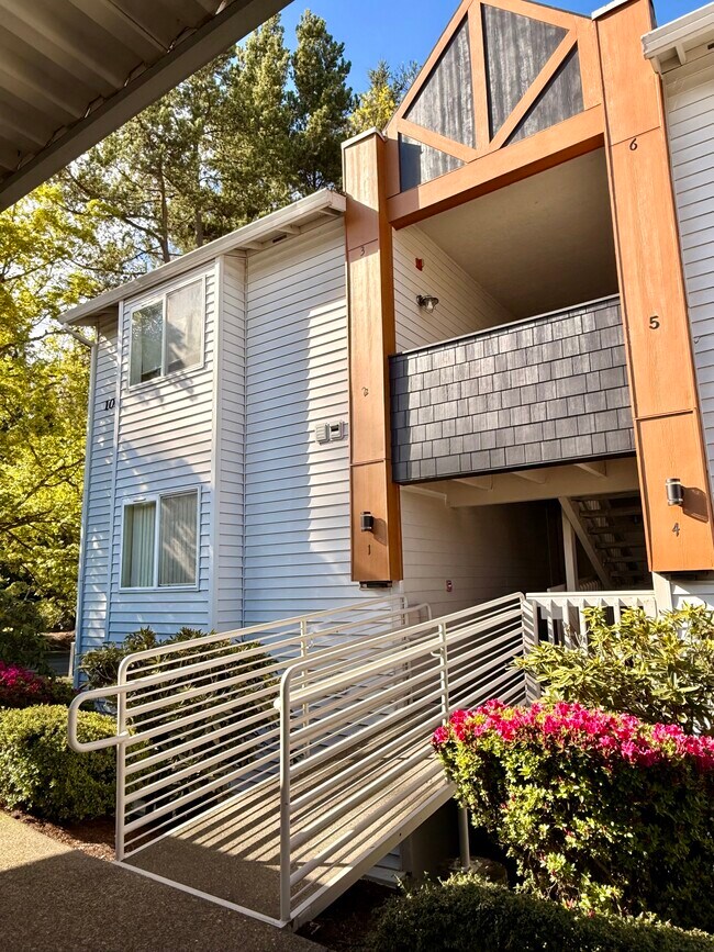 Entrance - 10620 SW Davies Rd Unit #3