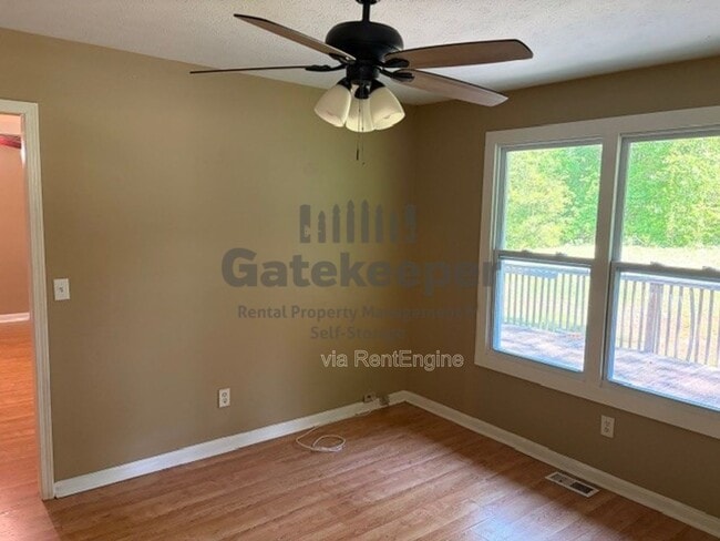 Photo - 125 Elberta Dr