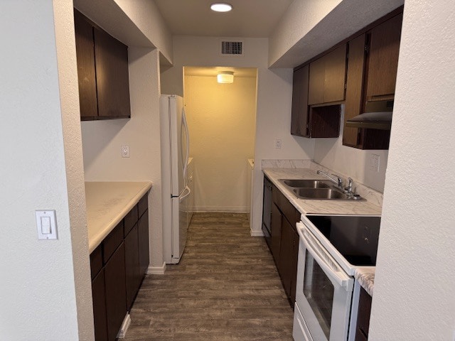 Kitchen - 7602 N 61st Ave Unit 7606