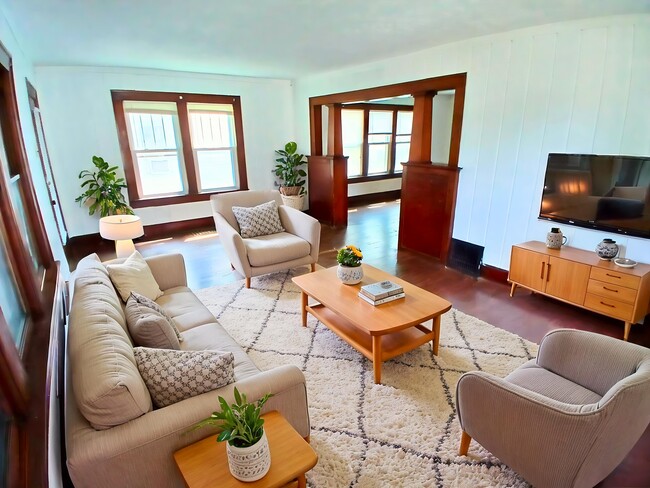 Photo - 2715 S Walnut St