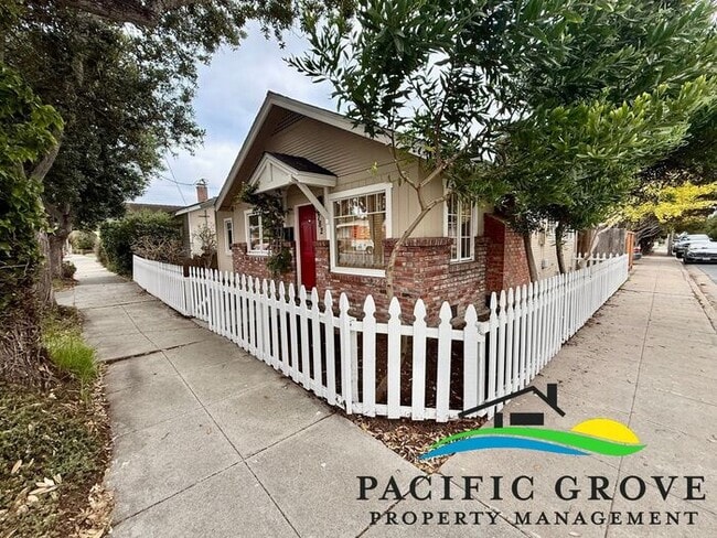 Photo - Pacific Grove 2-bedroom , 2 bath. Prime Wa...