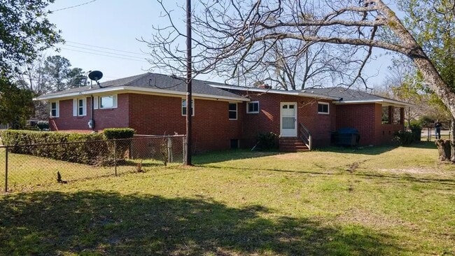 Photo - 614 Camellia St NE