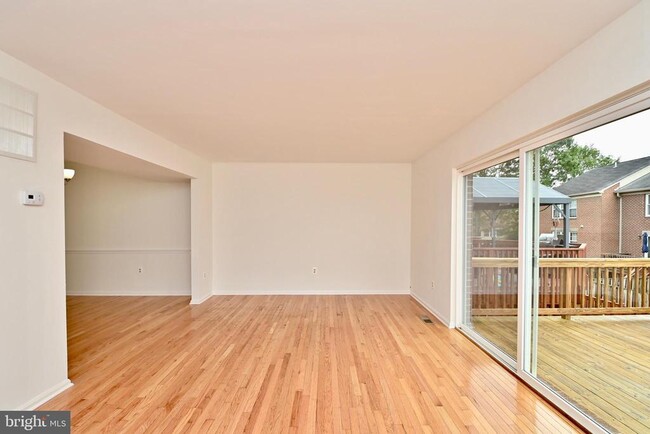 Photo - 5225 Leeward Ln