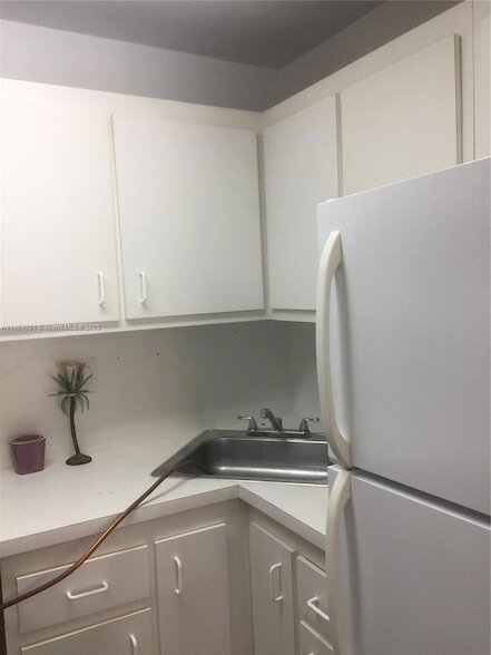 Building Photo - 9229 SW 87th Ave Unit D7 Rental
