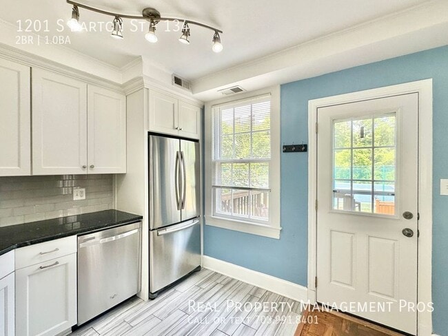 Photo - 1201 S Barton St