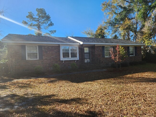 Photo - 4906 Lord Byron Rd