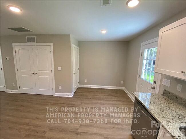 Photo - 2701 Vale Ave