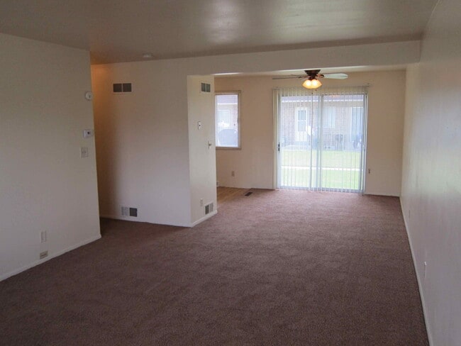 Photo - 3 Bedroom 1 1/2 Bath Townhomes