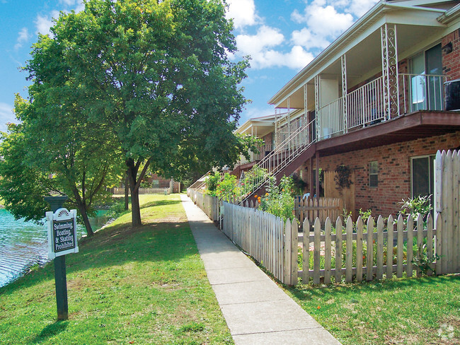 Building Photo - Bel Air Court Rental