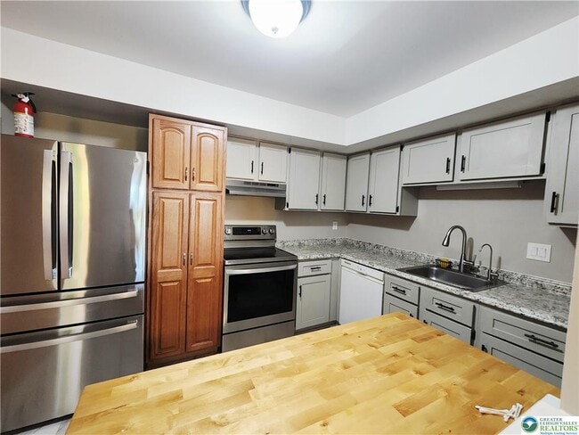 Photo - 241 Willow St