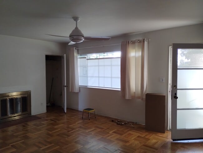 Living Room - 5273 Village Grn Unit 5273