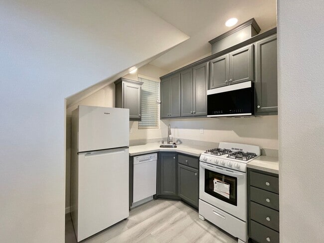 Photo - 1 Bedroom, 1 Bath Condo, End Unit, Convenient Napa Location