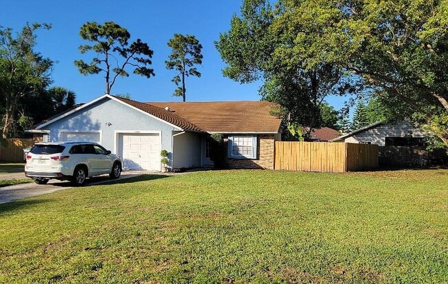 Duplex for rent - 4523 Elmcrest Ct