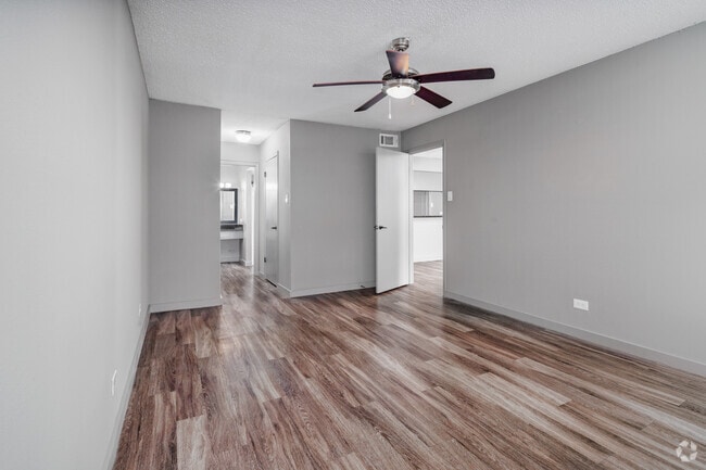 2BR, 2BA - 1093SF - Bedroom 2