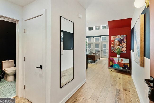 Building Photo - 208 12th St NE Unit 304