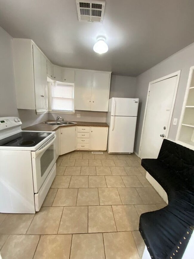 Photo - Cute 2 Bed 1 Bath in The Village