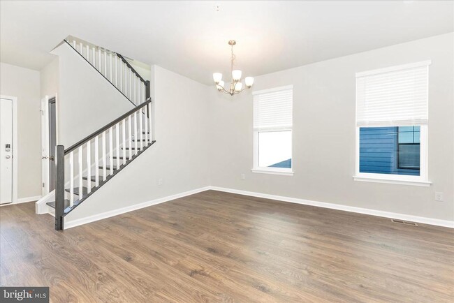 Photo - 461 Hanson St