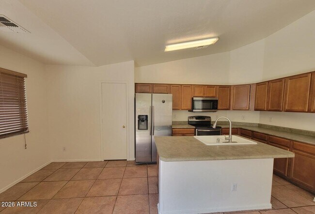 3133 W Huntington Dr