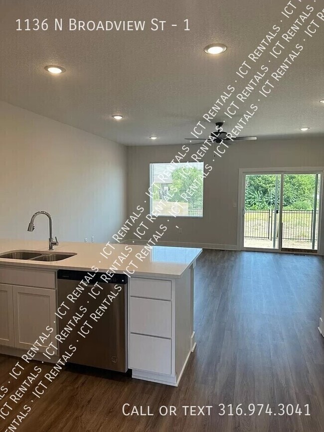 Photo - 1136 N Broadview St