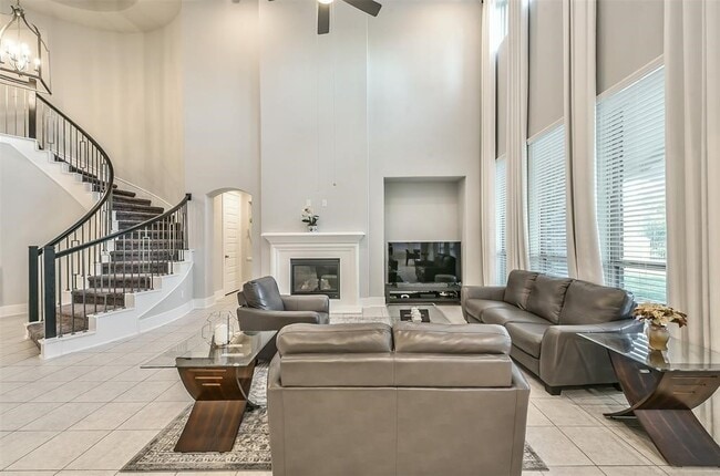 Photo - 16526 Whiteoak Canyon Dr