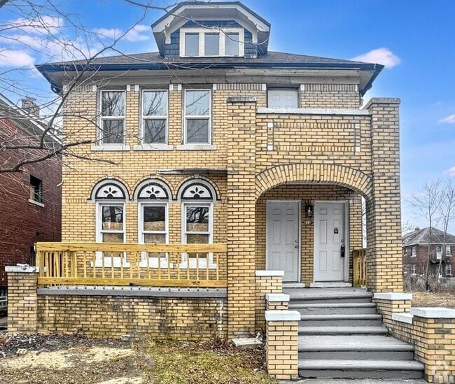 Building Photo - 3745 W Grand St Rental