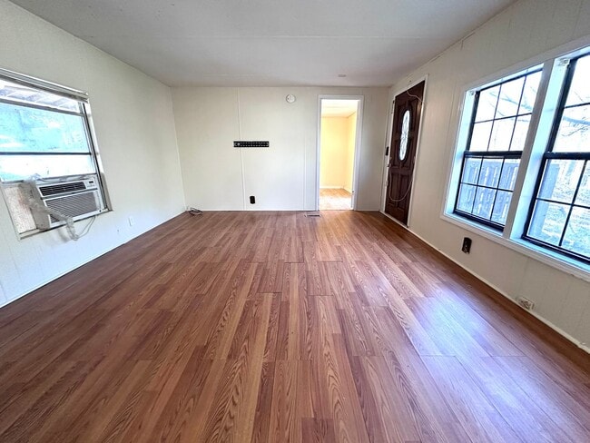 Photo - 3 Bedrooms, 2 Bathroom - House in East Rome!