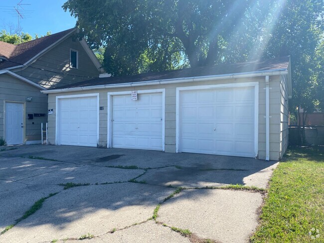 Building Photo - 102-14 Unit 2 (Basement) Rental