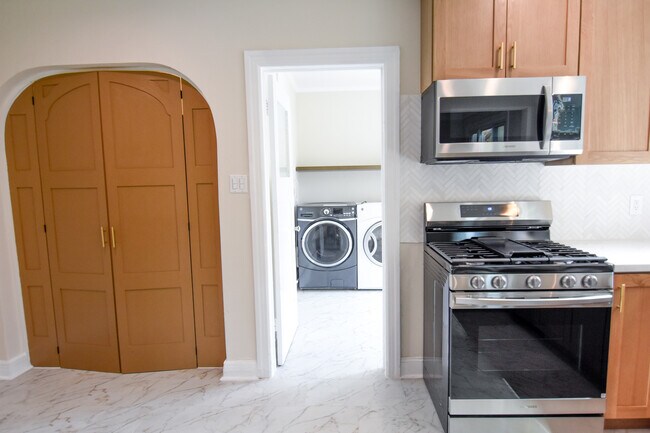 Kitchen/Laundryroom