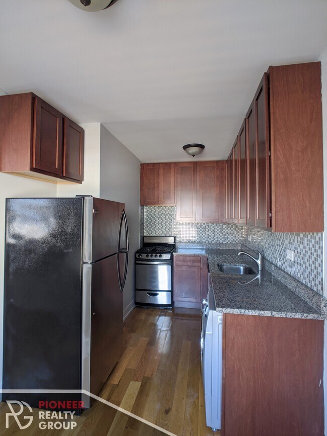 Photo - 532 W Arlington Pl Apartments Unit 1