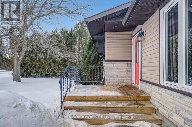 Photo - 1949 Stittsville Main St