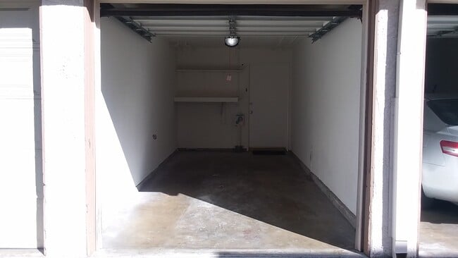 Photo - Coral Pines Apartments