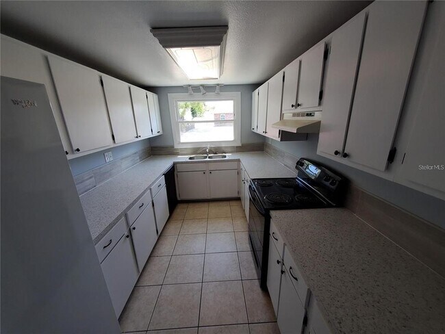 Photo - 2170 Sylvester Rd