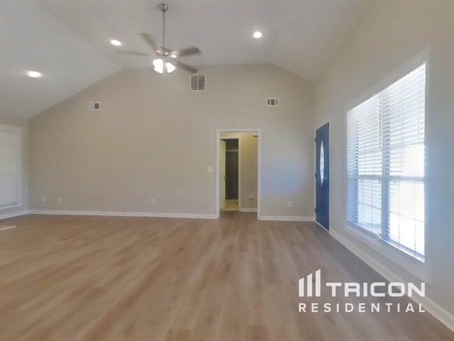 Photo - 57 Bishop Mill Dr NW