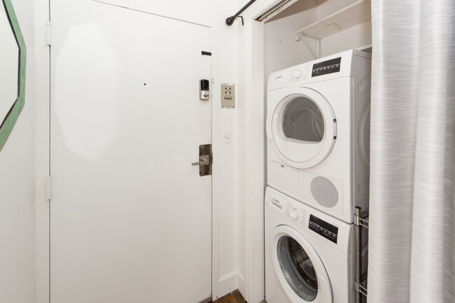 Photo - 350 King St Unit 307