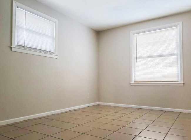 Photo - 5693 N 36th St