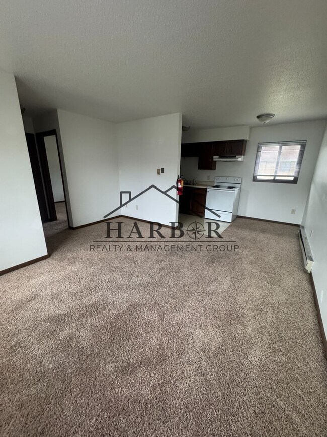 Photo - 1 Bedroom 1 Bath - SPECIAL: Lower rent for a 6 month lease. Unit 622