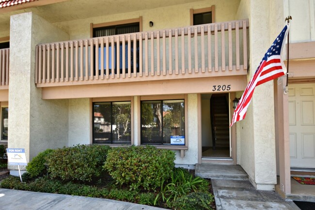 2-Story 3 Bedroom Townhome Located in Tang... - 2-Story 3 Bedroom Townhome Located in Tang...