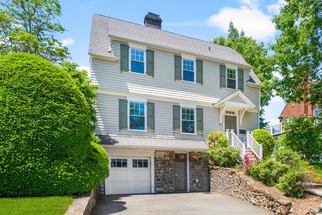 Building Photo - 22 Vanderburgh Ave