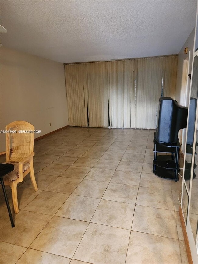 Photo - 5750 NW 64th Ave Unidad 303